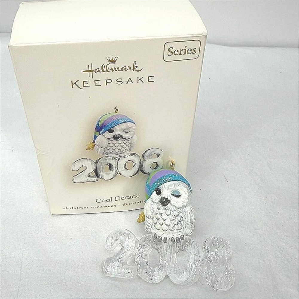 Hallmark Keepsake Ornament Cool Decade 2008 Owl Snowy Winking Glitter w/ Box